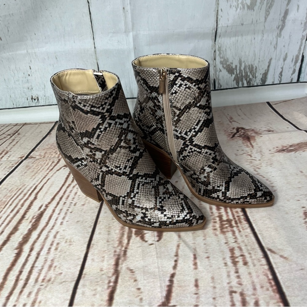Woman boots